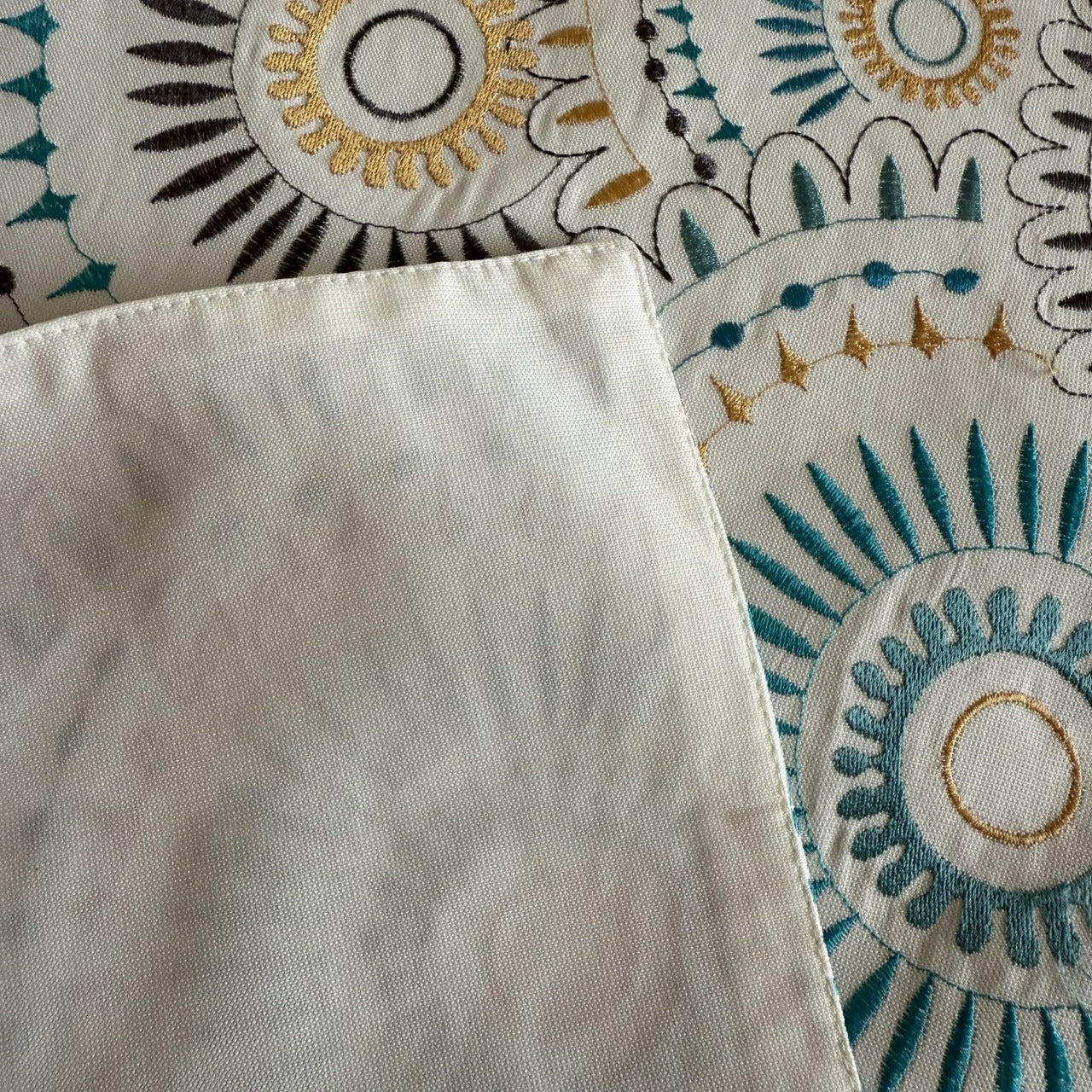 Seaside Suzani Medallion — Embroidered Cotton-Linen Table Runner