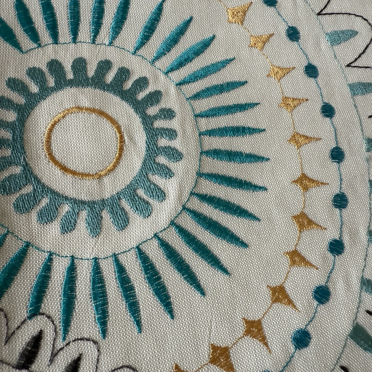 Seaside Suzani Medallion — Embroidered Cotton-Linen Table Runner